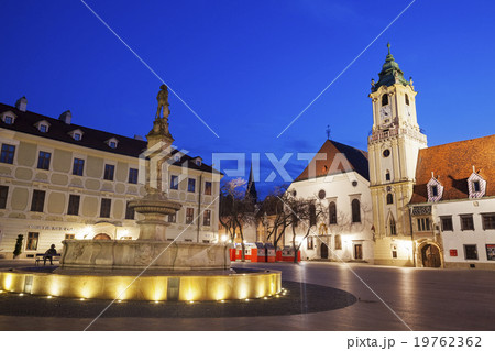 Illuminated town square at dusk Illuminated town square at dusk 19762362