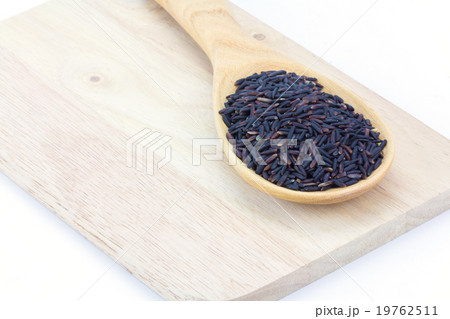 Spoon of berry rice, close up 19762511