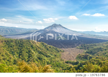 The volcano Agung in Bali The volcano Agung in Bali 19763786