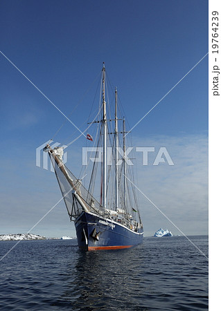 北極のクルーズ船 北極のクルーズ船 19764239