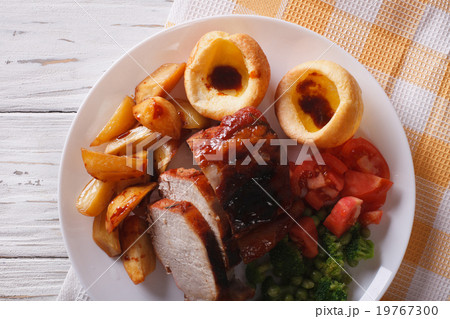Sunday Roast on the plate horizontal top view 19767300