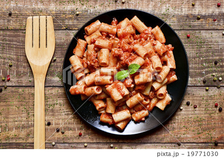 penne rigate with bolognese sauce 19771030