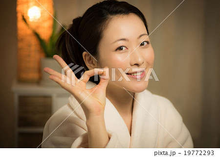 ナイトケア　女性 19772293