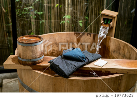 Onsen series : wooden bathtub with blue yukata 19773625