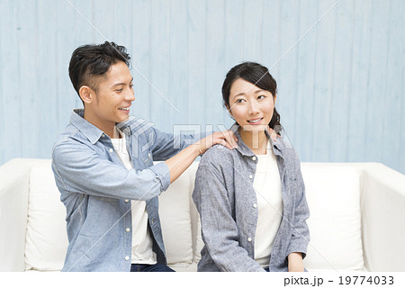 カップル　ライフスタイル 19774033