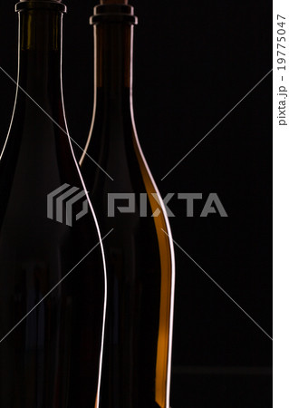 Two different bottles of wine 19775047