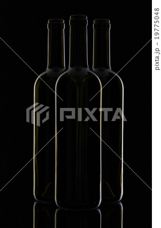 Three different bottles of wine 19775048