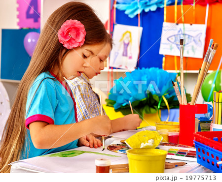 Group little girl with brush painting in Group little girl with brush painting in 19775713