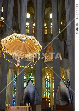 サグラダファミリアの室内 19787243