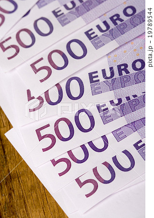500 euro banknotes 19789544