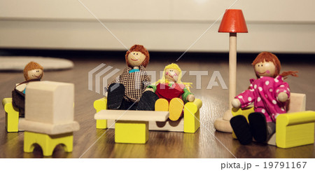 Lovely family of the wooden figures, retro toys Lovely family of the wooden figures, retro toys 19791167