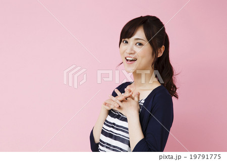若い女性 19791775