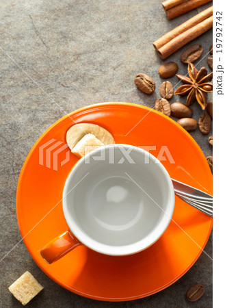 empty coffee cup 19792742