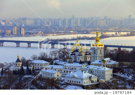 Kiev-Pechersk Lavra at winter 19797184