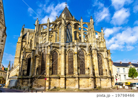 Saint Gatien's Cathedral in Tours - France 19798466