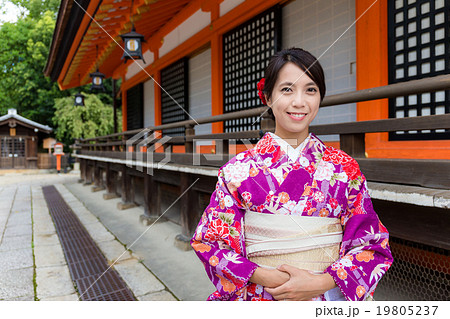 Japanese Woman with traditional Japanese costume Japanese Woman with traditional Japanese costume 19805237