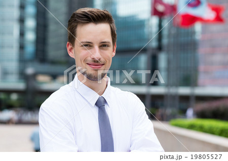 Businessman 19805527