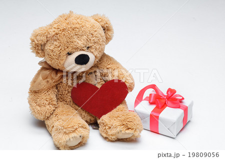 Teddy Bears couple with red heart. Valentines Day Teddy Bears couple with red heart. Valentines Day 19809056