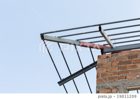 steel beams roof truss residential building 19811209