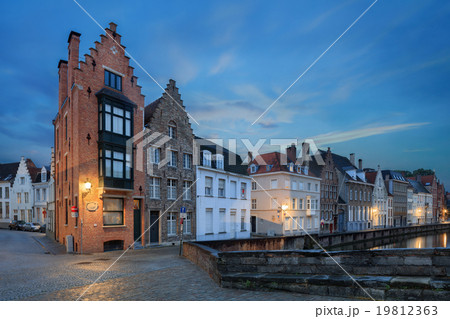 waters of Spiegelrei, Bruges 19812363