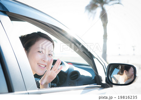 ドライブ　女性 19816235
