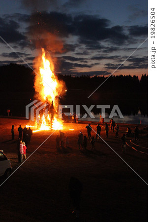 どんど焼き 鬼火焚き 左義長 どんど焼き 鬼火焚き 左義長 19826504