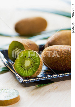 Kiwi fruit 19827684