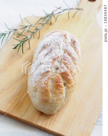 パン 19830487