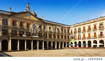 New Square and city hall. Vitoria-Gasteiz New Square and city hall. Vitoria-Gasteiz 19830868