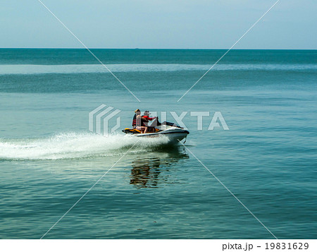 Jet skies 19831629