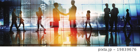 Business People Meeting Commuter Greeting Handshake Concept 19839676