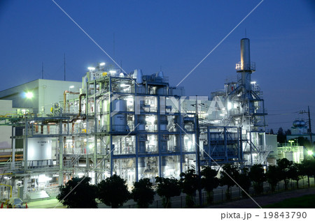 水循環センター、汚泥処理プラント夜の点灯 19843790