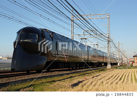 南海電鉄系 黒い特急ラピートの写真素材