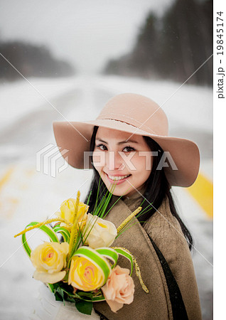Winter portrait of a young woman 19845174