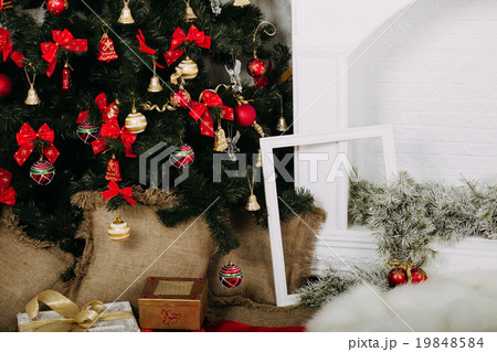 Christmas preparation at home 19848584