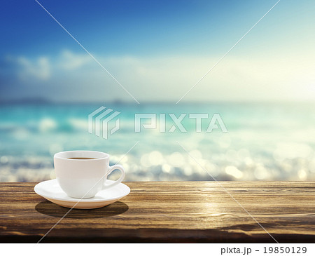sea and cup of coffee 19850129