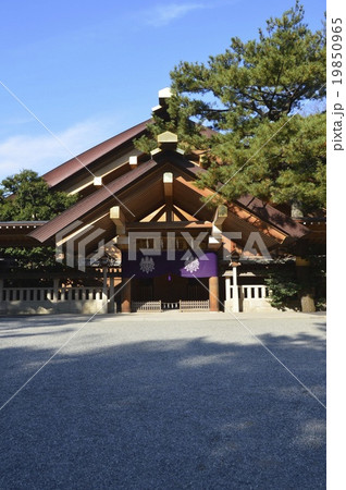 熱田神宮の「神楽殿」(愛知県名古屋市熱田区) 熱田神宮の「神楽殿」(愛知県名古屋市熱田区) 19850965