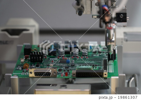 ロボットでの精密機械製造 19861307