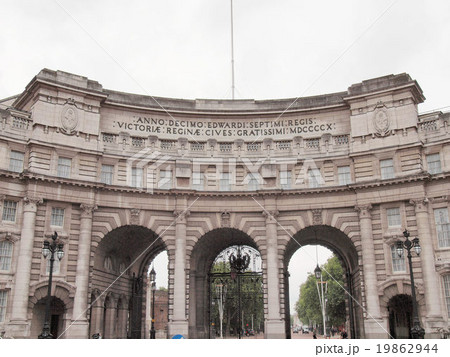 Admiralty Arch, London 19862944