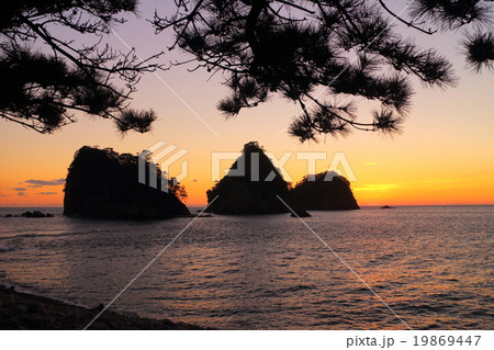 伊豆三四郎島の夕映え 19869447