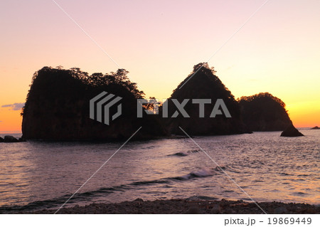 伊豆三四郎島の夕映え 19869449