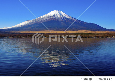 富士山と山中湖 19870337