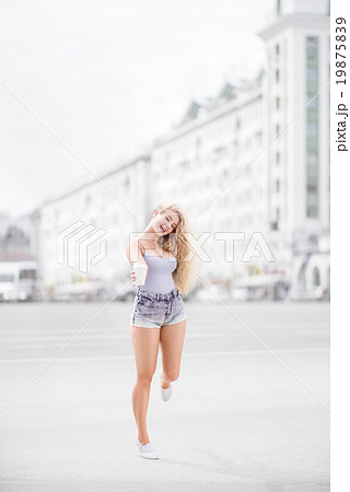 Happy smile. 19875839