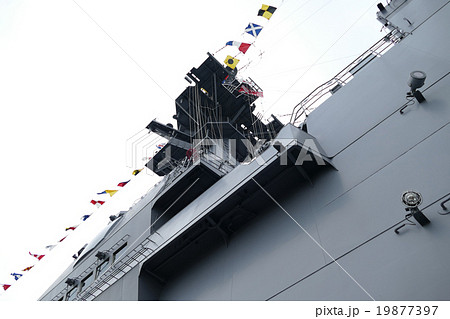 いずも　護衛艦　横浜　大桟橋 19877397