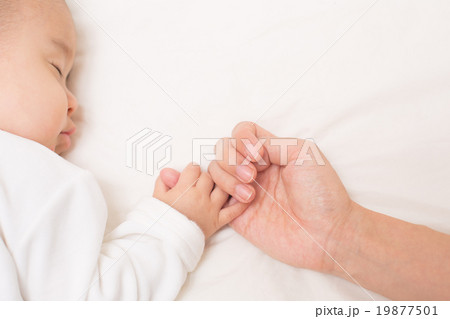 赤ちゃんの手の写真素材