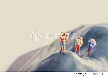 登山者 ミニチュア人形の写真素材
