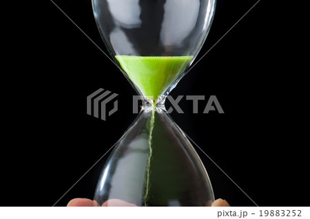 砂時計,黒背景 19883252