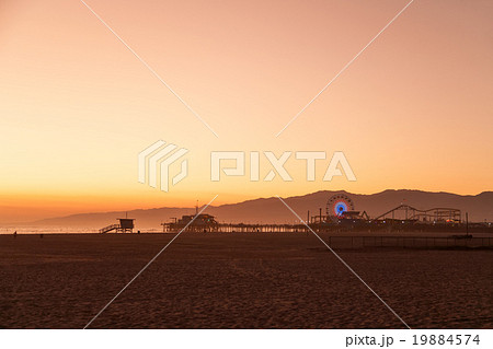 Santa Monica Pier Ferris wheel 19884574