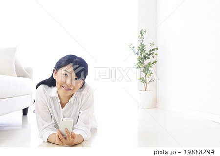 若い女性 19888294