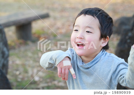 幼稚園年少さんの男の子 19890939